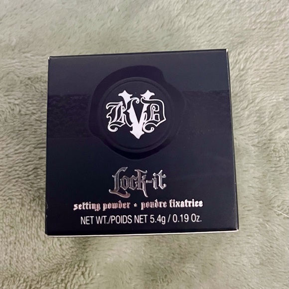 Kat Von D Lock-It Setting Powder - Picture 1 of 2